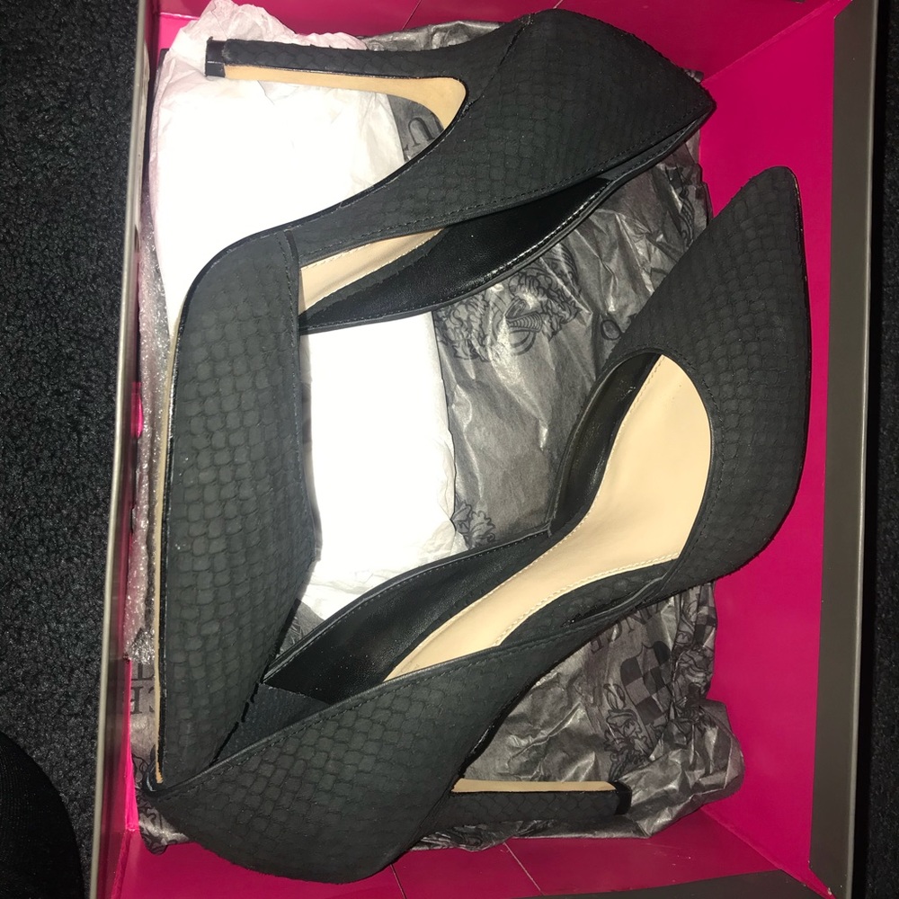Black snakeskin print heels
